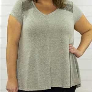 NWOT gray/green lace inset tee XL